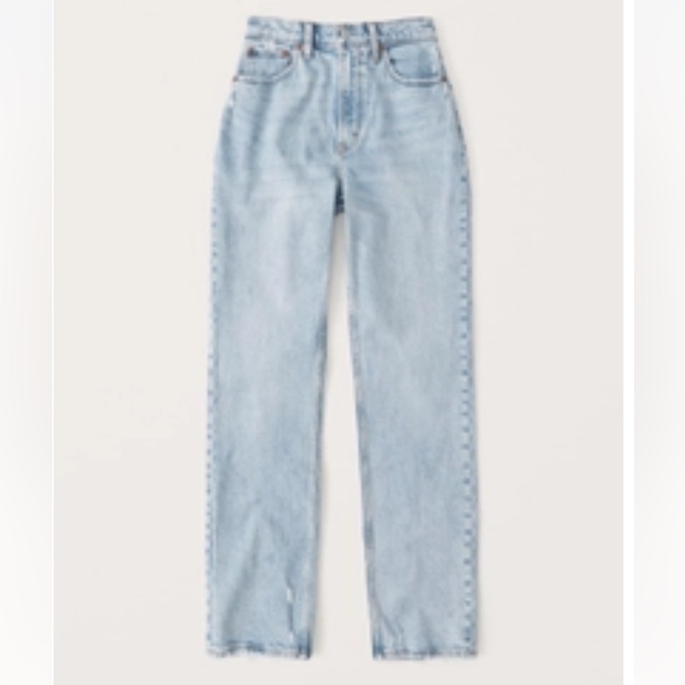 Abercrombie & Fitch Curve Love Ultra High Rise 90s Relaxed Jean - Light Wash